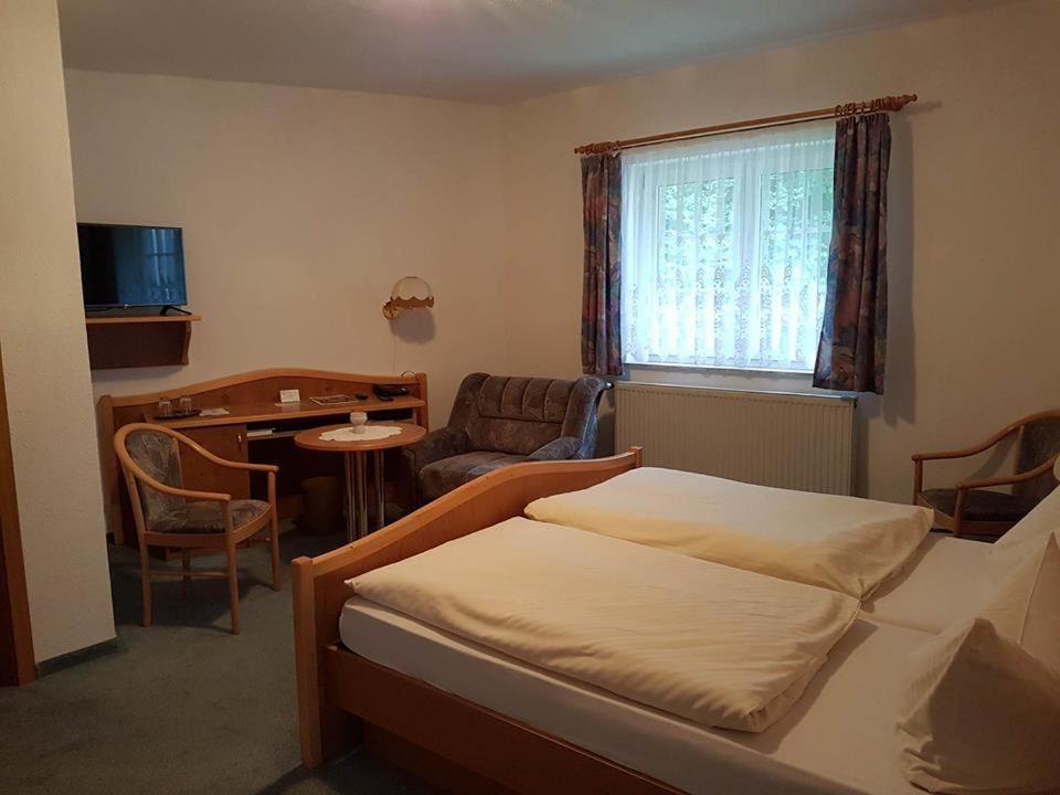 Land-Gut-Hotel Zur Lochmuehle Penig Bagian luar foto